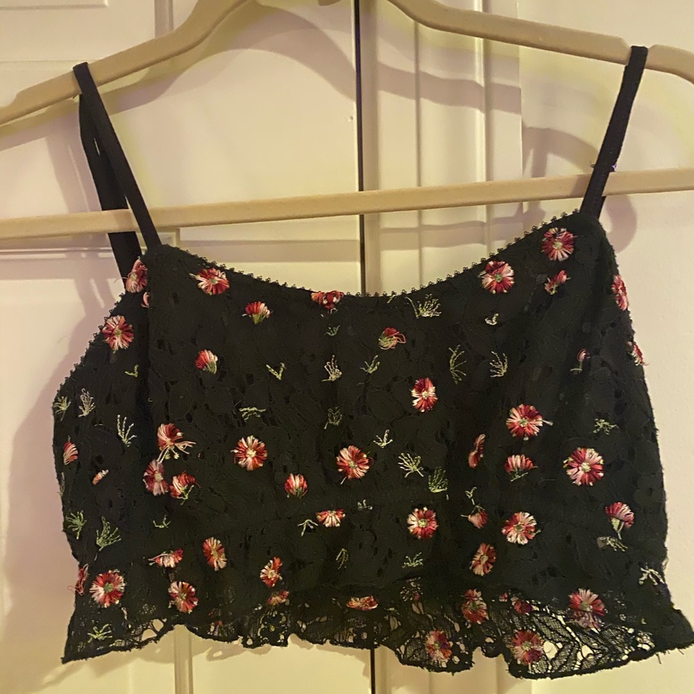 KENDALL & KYLIE pacsun crop top and shorts set